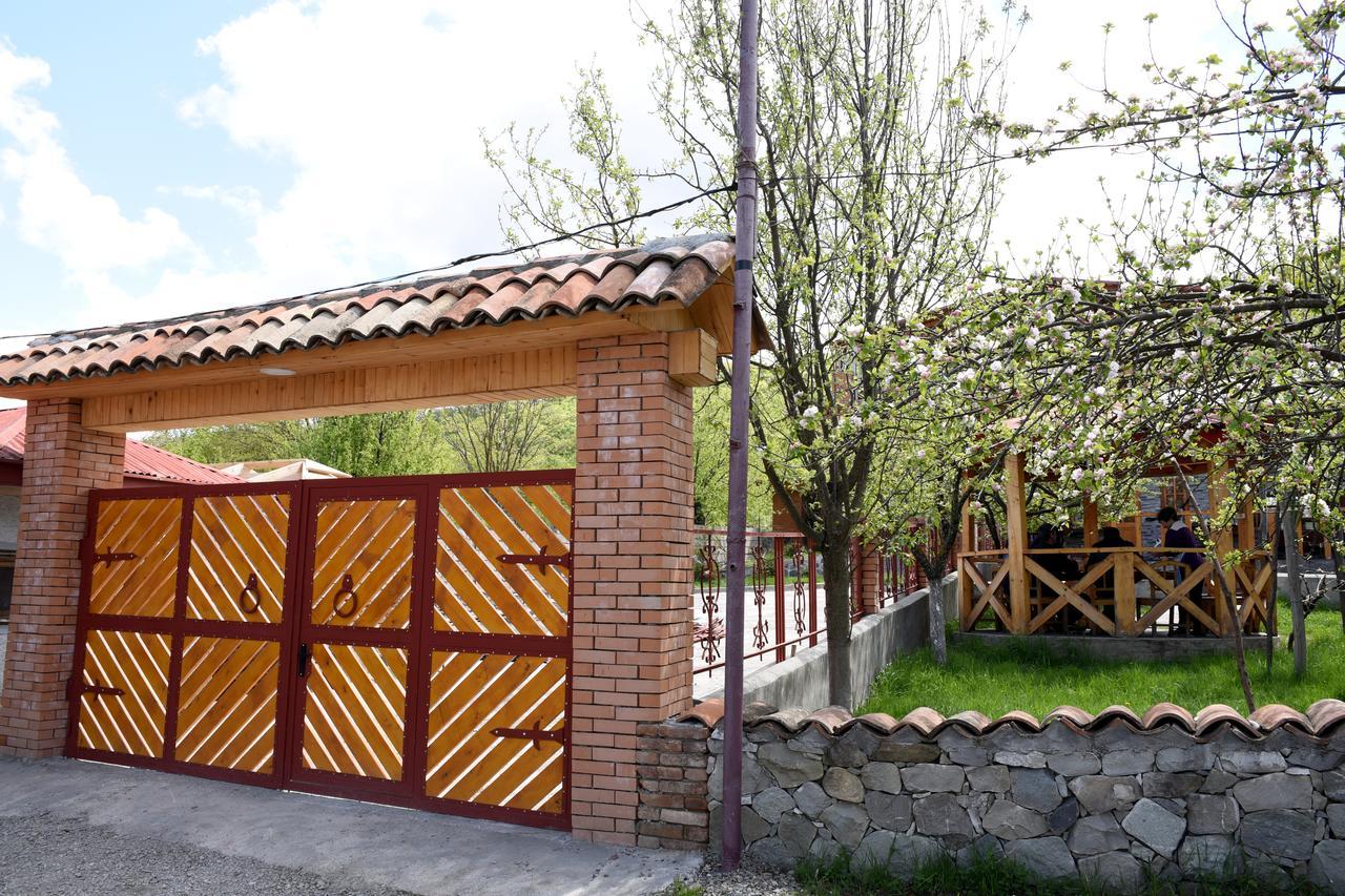 Bed and Breakfast Nikala Telavi Exterior foto