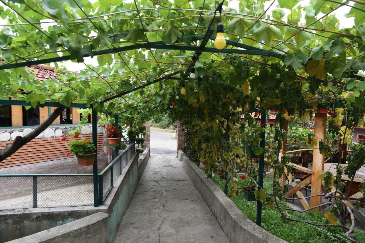 Bed and Breakfast Nikala Telavi Exterior foto